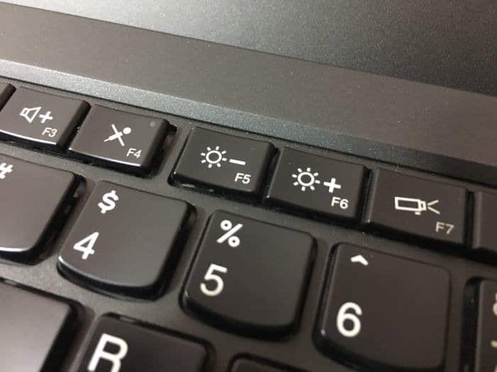 adjust screen brightness in Windows 10 pic02