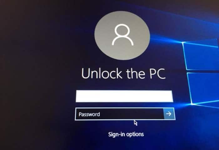 hide username email address on login screen in Windows 10